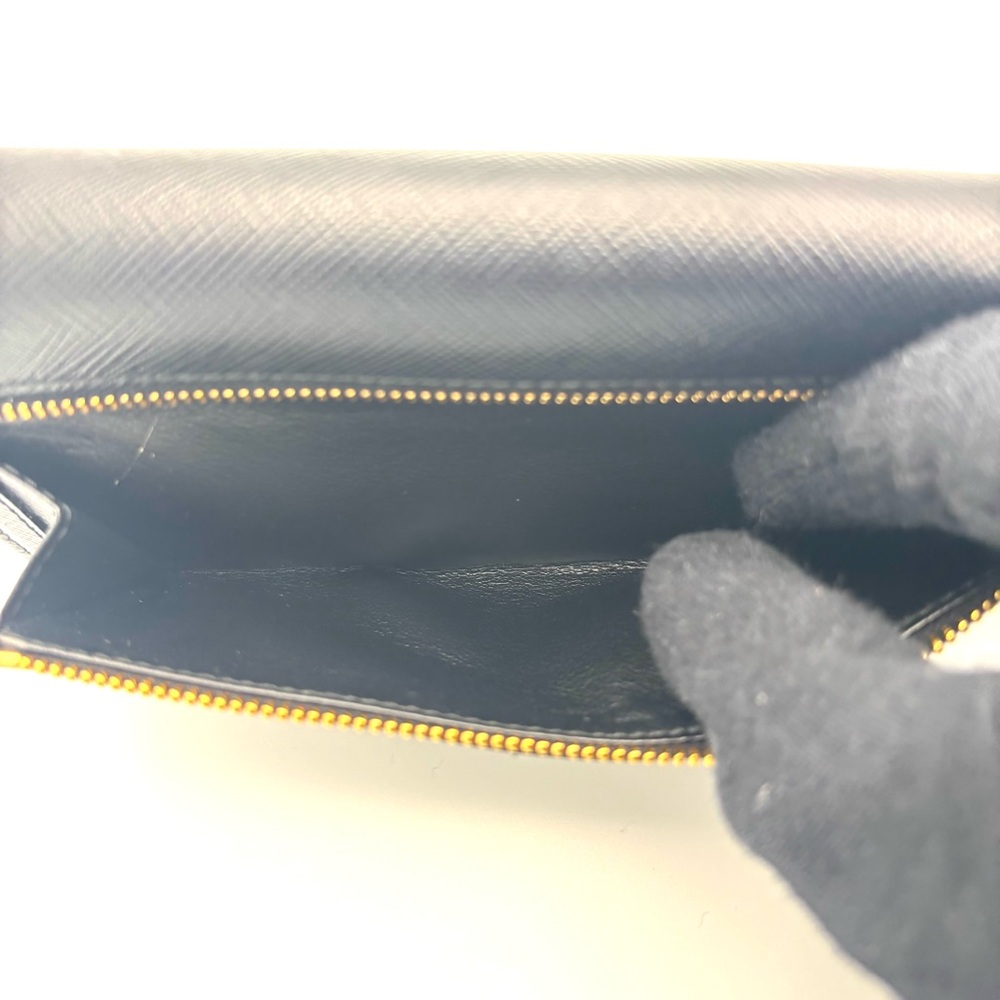 Prada Black Saffiano Leather Wallet - Picture 3 of 11